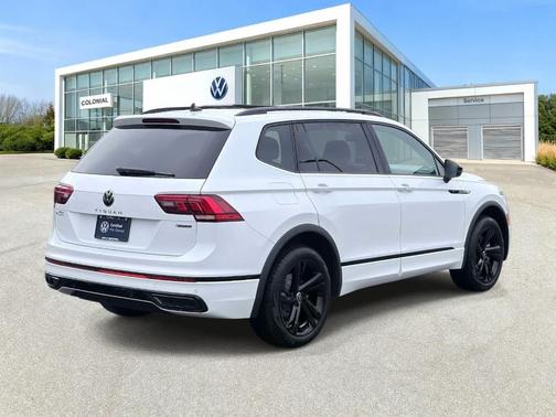 Opal White Pearl Effect 2024 Volkswagen Tiguan 2.0T SE R-Line Black