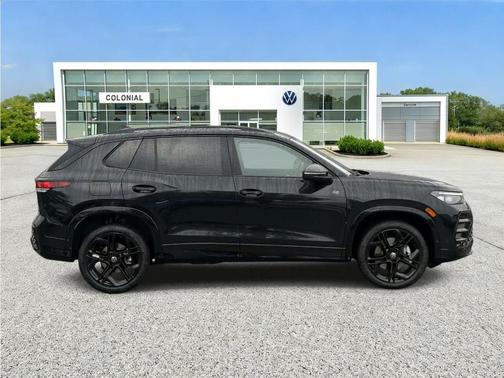 Deep Black Pearl 2026 Volkswagen Tiguan 2.0T SE R-Line Black