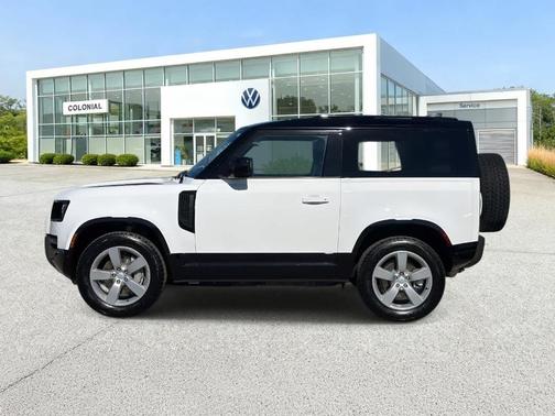 2024 Land Rover Defender P400 X-Dynamic SE