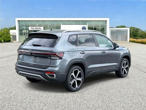 Platinum Gray Metallic 2025 Volkswagen Taos 1.5T SEL