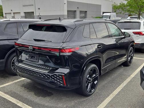 2025 Volkswagen Tiguan 2.0T SE R-Line Black