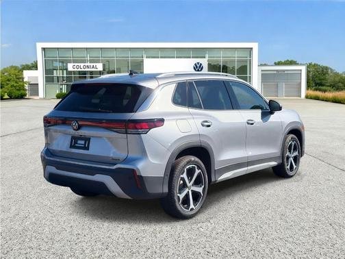 Pyrite Silver Metallic 2026 Volkswagen Tiguan 2.0T SE