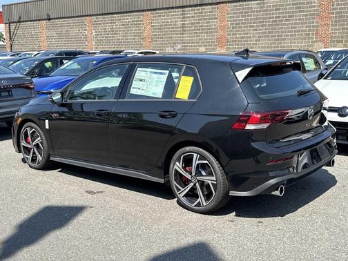 2025 Volkswagen Golf GTI 2.0T SE