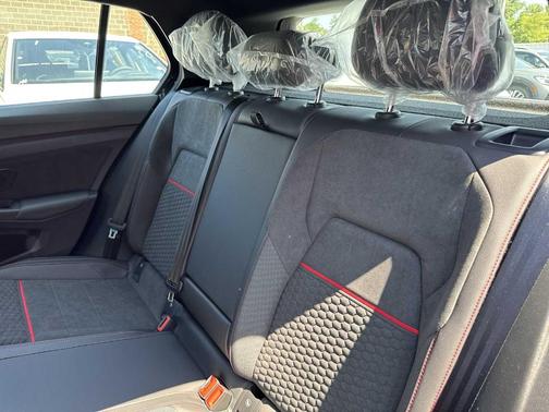 2025 Volkswagen Golf GTI 2.0T SE