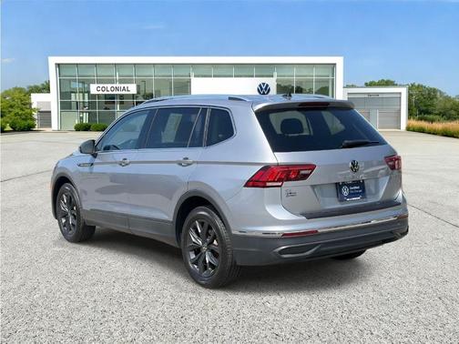 Pyrite Silver Metallic 2024 Volkswagen Tiguan 2.0T SE