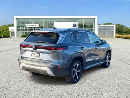 Platinum Gray Metallic 2026 Volkswagen Tiguan 2.0T SE