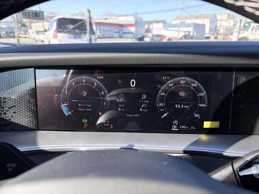 Platinum Gray Metallic 2026 Volkswagen Tiguan 2.0T SE
