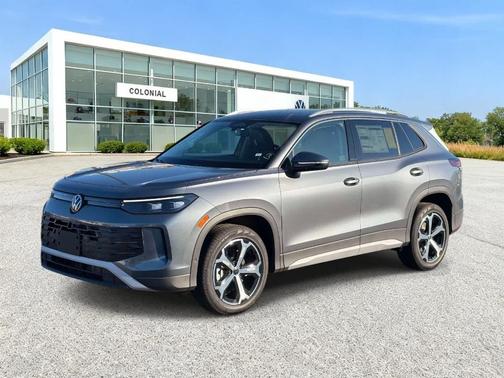 Platinum Gray Metallic 2026 Volkswagen Tiguan 2.0T SE