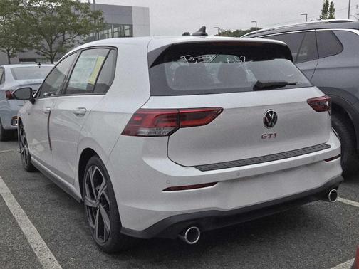 2025 Volkswagen Golf GTI 2.0T SE