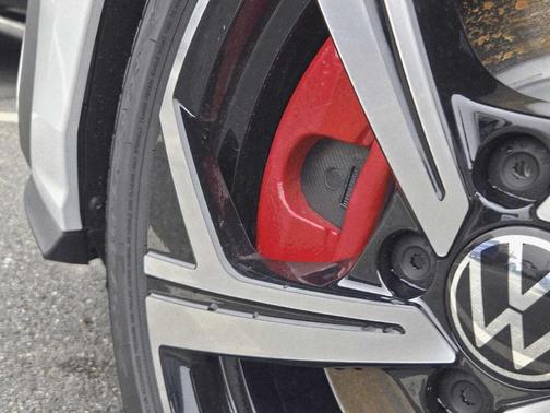 2025 Volkswagen Golf GTI 2.0T SE