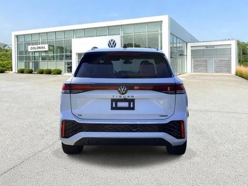 Opal White Pearl 2026 Volkswagen Tiguan 2.0T SE R-Line Black