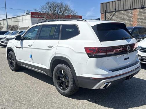 2025 Volkswagen Atlas 2.0T Peak Edition