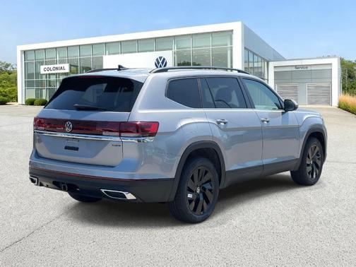 Silver Mist Metallic 2026 Volkswagen Atlas 2.0T SE W/TECHNOLOGY
