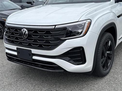 Opal White Pearl 2026 Volkswagen Atlas Cross Sport 2.0T SEL R-Line Black