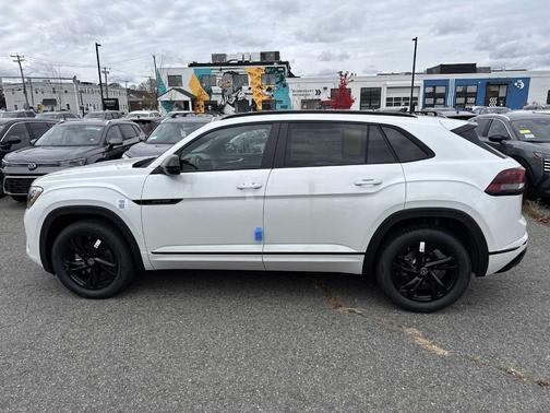 2026 Volkswagen Atlas Cross Sport 2.0T SEL R-Line Black