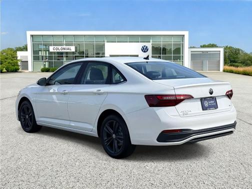 Oryx White Pearl Effect 2022 Volkswagen Jetta 1.5T SE