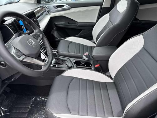 2025 Volkswagen Taos 1.5T SEL