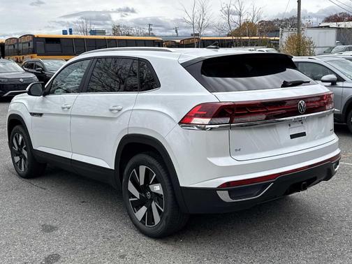 2026 Volkswagen Atlas Cross Sport 2.0T SE