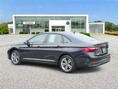 Deep Black Pearl Effect 2023 Volkswagen Jetta 1.5T SE