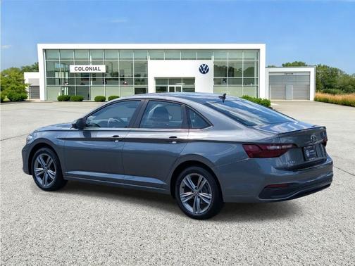 Platinum Gray Metallic 2023 Volkswagen Jetta 1.5T SE