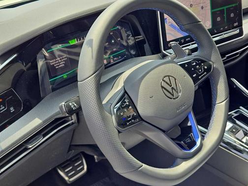 2025 Volkswagen Golf R 2.0T