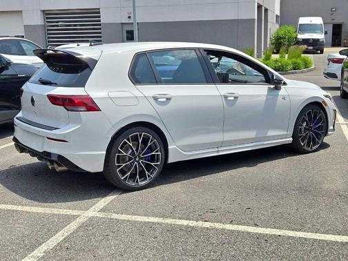 2025 Volkswagen Golf R 2.0T