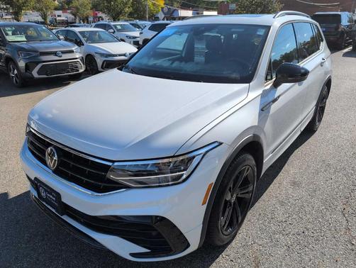 2024 Volkswagen Tiguan 2.0T SE R-Line Black