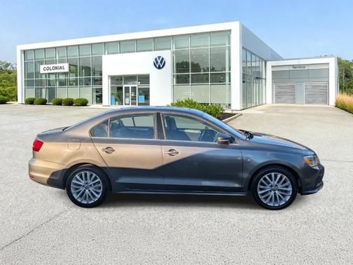 2015 Volkswagen Jetta Auto SE w/Connectivity/Navigation