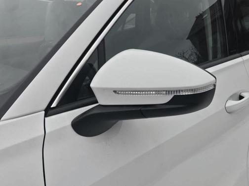 Pure White 2026 Volkswagen Tiguan 2.0T S