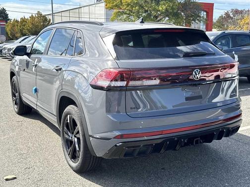 2026 Volkswagen Atlas Cross Sport 2.0T SEL R-Line Black