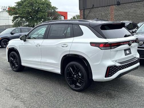 2025 Volkswagen Tiguan 2.0T SE R-Line Black