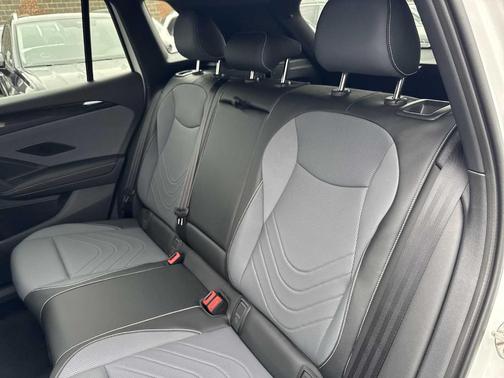 2025 Volkswagen Tiguan 2.0T SE R-Line Black
