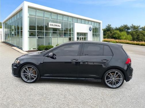 2017 Volkswagen Golf R 4-Door