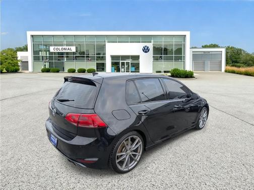 2017 Volkswagen Golf R 4-Door