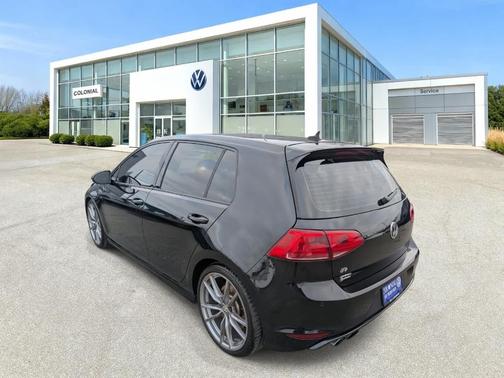 2017 Volkswagen Golf R 4-Door
