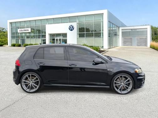 2017 Volkswagen Golf R 4-Door