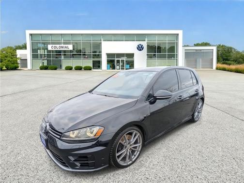 2017 Volkswagen Golf R 4-Door