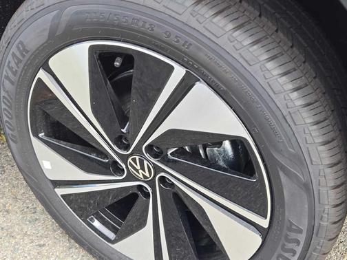 2025 Volkswagen Taos 1.5T SE