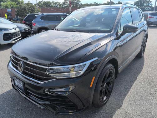 2023 Volkswagen Tiguan 2.0T SE R-Line Black