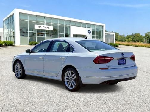 Pure White 2016 Volkswagen Passat 1.8T SEL