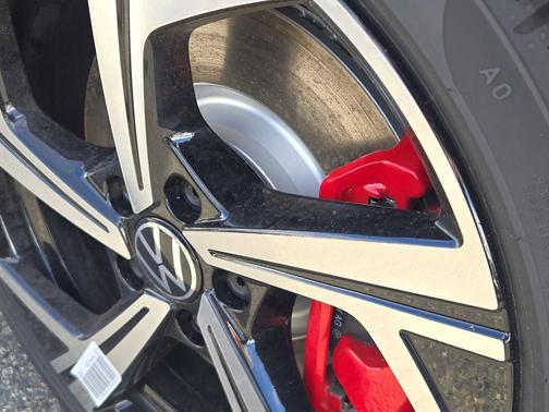 2025 Volkswagen Golf GTI 2.0T SE