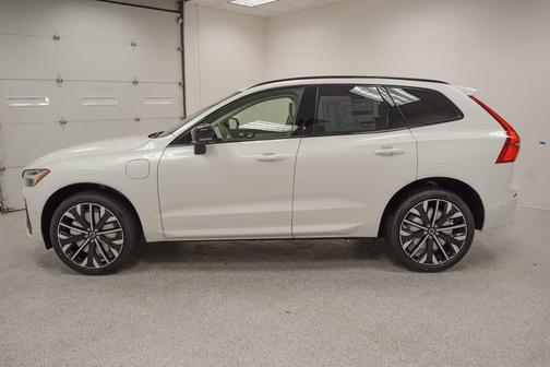 2026 Volvo XC60 T8 ULTRA