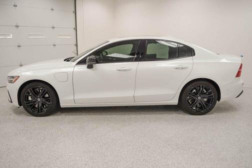 2023 Volvo S60 Recharge Plug-In Hybrid T8 Plus Black Edition