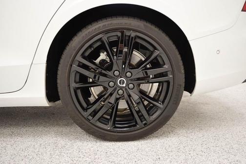 2023 Volvo S60 Recharge Plug-In Hybrid T8 Plus Black Edition
