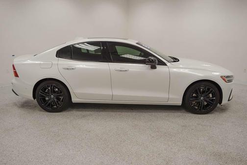 2023 Volvo S60 Recharge Plug-In Hybrid T8 Plus Black Edition