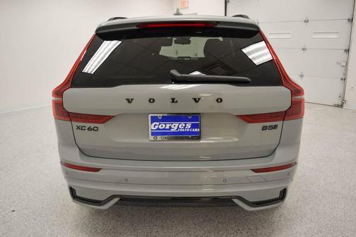 2026 Volvo XC60 B5 Ultra Black Edition