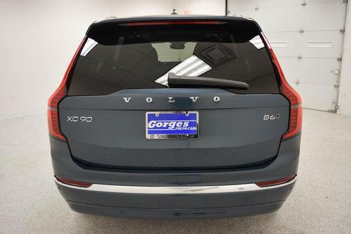 2025 Volvo XC90 B6 Plus 7-Seater