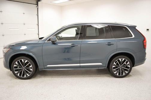 2025 Volvo XC90 B6 Plus 7-Seater
