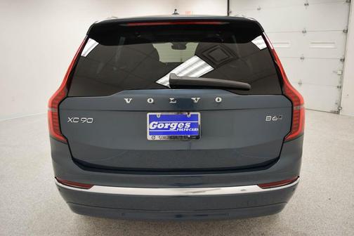 2025 Volvo XC90 B6 Plus 7-Seater