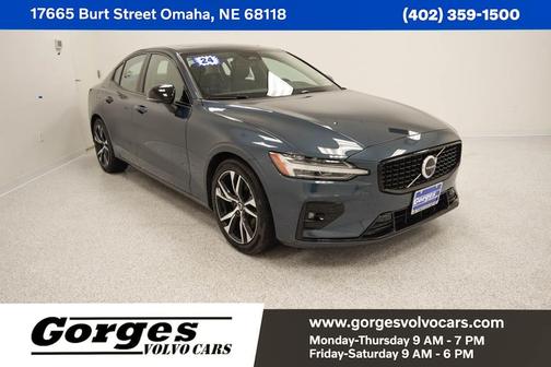 2024 Volvo S60 B5 Plus Dark Theme